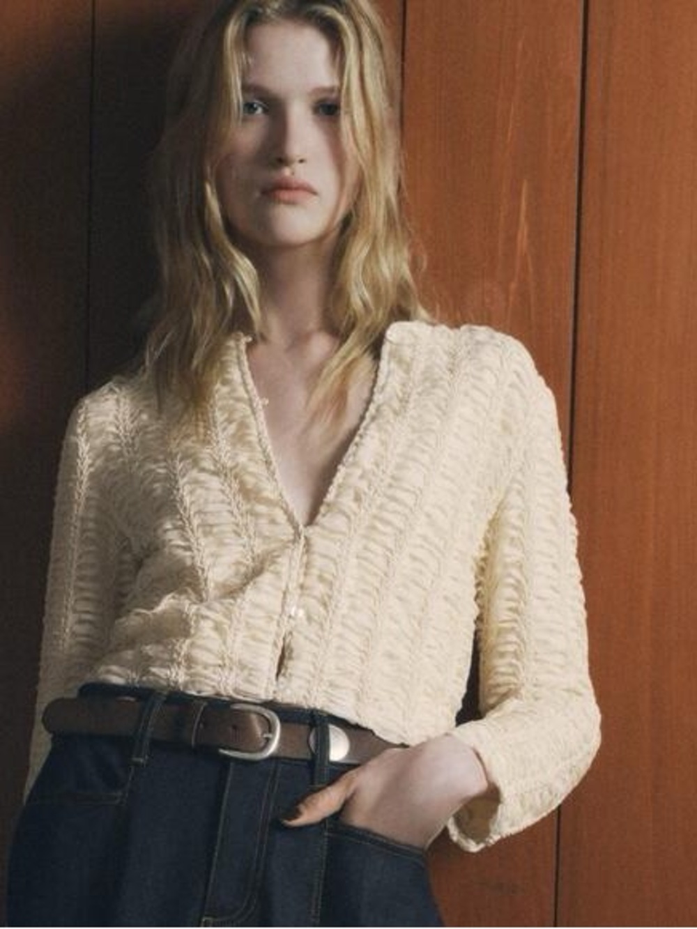 ZARA Structured Cream Ruffle-Textured Cropped Cardigan - Picture 2 of 9